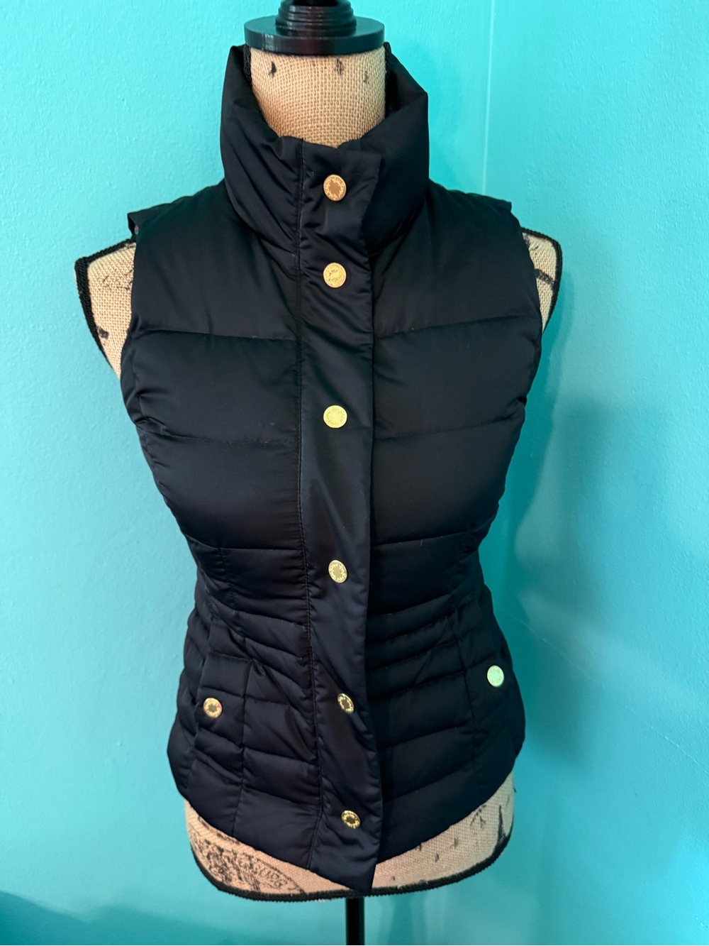 Great Pre-owned Women’s Lilly Pulitzer Black/Floral Puffer Vest Size XXS
